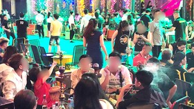 Những cuộc tất niên mờ ảo