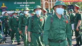 Các tân binh lên đường nhập ngũ năm 2020. Ảnh: VIỆT DŨNG