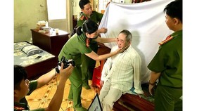 Công an TP Thủ Đức, TPHCM đến tận nhà làm và cấp căn cước cho công dân, tháng 3-2019