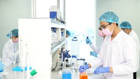 TPHCM - Hơn 400 ngày gồng mình chống dịch - Bài 2: Những “lá chắn thép”