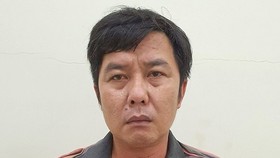 Khởi tố đối tượng cầm dao đâm vào cổ công an phường