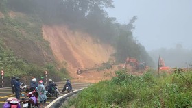 Quốc lộ 27C sạt lở, giao thông Đà Lạt – Nha Trang chia cắt nhiều giờ