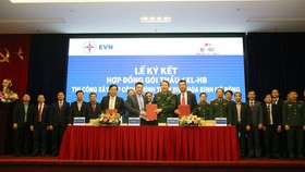 Ký kết gói thầu thi công Nhà máy Thuỷ điện Hoà Bình mở rộng