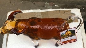 Tóm gọn ổ rượu lậu hình trâu “mác ngoại”