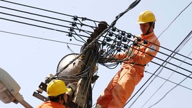 Thừa điện, EVN sẽ cắt bớt 1,7 tỷ kWh điện gió và điện mặt trời trong năm 2021