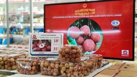 Vải thiều Việt Nam bán 500.000 đồng/kg tại Paris
