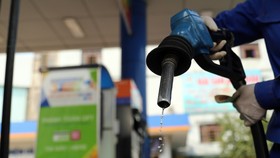 Chiều nay 25-11, xăng dầu đồng loạt giảm giá