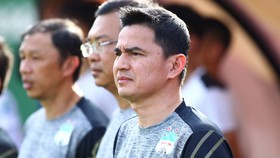 HLV Kiatisak liệu có giúp HAGL trở thành tâm điểm của V-League 2021?