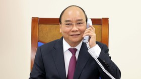 Thủ tướng Nguyễn Xuân Phúc điện đàm với Thủ tướng Australia Scott Morrison để trao đổi về quan hệ song phương và các vấn đề khu vực, quốc tế cùng quan tâm. Ảnh: VGP