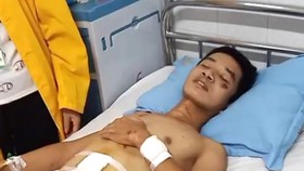 Hai chị em côi cút bị thương nặng
