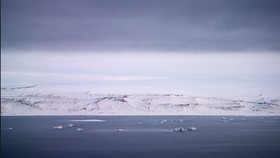 Ngoài khơi bờ biển Greenland
