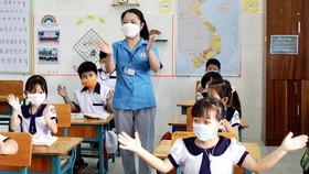 Đưa chữ qua xã đảo