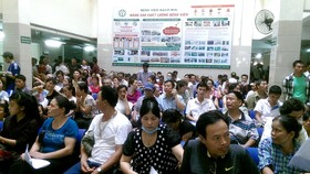 Tăng ''sốc'' giá dịch vụ khám chữa, Bệnh viện Bạch Mai bị Bộ Y tế nhắc nhở
