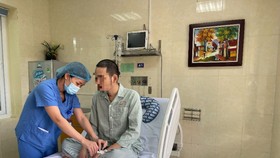 Nam thanh niên ngừng thở, giãn đồng tử được “làm lạnh” để hồi sinh