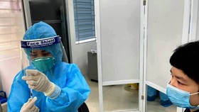 Đầu tuần, thêm 1 ca mắc Covid-19, gần 80.000 người được tiêm vaccine