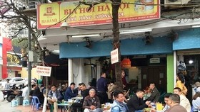 Hà Nội yêu cầu dừng bia hơi, giải tỏa chợ cóc, không tụ tập quá 10 người
