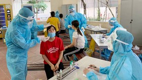 Trưa 15-5, số ca mắc Covid-19 tại Bắc Giang và nhiều địa phương tiếp tục gia tăng