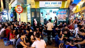 Hà Nội mở lại nhiều dịch vụ nhưng yêu cầu đóng cửa trước 21 giờ