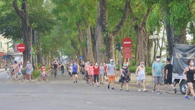 Ngày mai 28-9, Hà Nội mở lại trung tâm thương mại, thể dục, thể thao ngoài trời