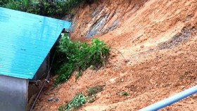 Hiện trường sạt lở làm sập tường nhà anh Nguyễn Đình Đức