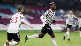 Paul Pogba mừng bàn thắng duy nhất đưa Man.United lên ngôi đầu. Ảnh: Getty Images