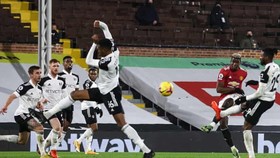 Siêu phẩm của Paul Pogba mang về chiến thắng. Ảnh: Getty Images
