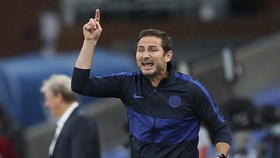 Frank Lampard thúc giục cầu thủ hóa chiến binh để giúp đội vượt qua khó khăn. Ảnh: Getty Images