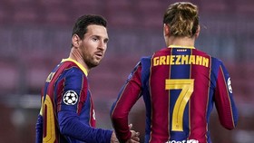 Barcelona vẫn dẫn đầu danh thu dù trải qua mùa giải trắng tay.