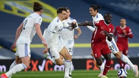Liverpool chỉ giành 1 điểm sau trận hòa 1-1 tại Leeds United.
