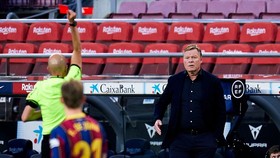 HLV Ronald Koeman đối mặt nguy cơ cấm chỉ đạo 2 trận trước Valencia và Atletico Madrid.