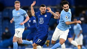 Ilkay Gundogan (phải) hy vọng có thể kịp bình phục cho trận chung kết. Ảnh: Getty Images