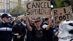Làn sóng phản đối của người hâm mộ là lý do khiến European Super League sụp đổ.