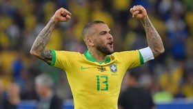 Dani Alves có cơ hội hoàn thiện sự nghiệp vĩ đại bằng tấm huy chương vàng Olympic.