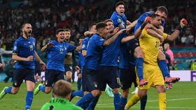 Thủ thành Gianluigi Donnarumma sắm vai người hùng dẫn dắt Italy đến vinh quang.