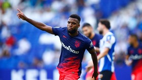 Thomas Lemar ghi bàn giúp Atletico ngược dòng nghẹt thở.
