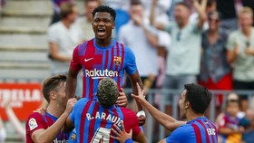 Ansu Fati được sân Camp Nou chào đón với màn trở lại đầy thành công.