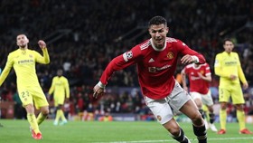 Cristiano Ronaldo ăn mừng bàn thắng muộn đầy quý giá.
