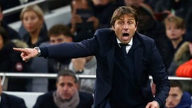 HLV Antonio Conte vô cùng thất vọng về chất lượng của Tottenham. Ảnh: Getty Images