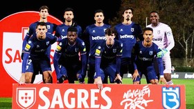 Belenenses buộc phải ra sân dù chỉ có 9 cầu thủ.