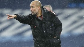 HLV Pep Guardiola cảnh báo phải loại bỏ bất kỳ mối nguy nào của sự tự mãn.