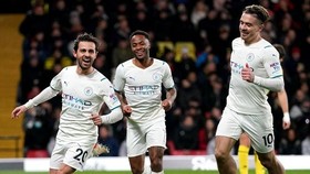 Bernardo Silva (trái) tiếp tục phong độ bùng nổ cho Man.City. Ảnh: Getty Images