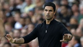 HLV Mikel Arteta bình tĩnh và tập trung cho mục tiêu tốp 4 của Arsenal.