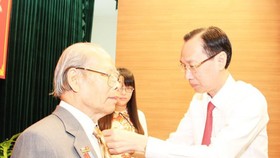 TPHCM trao Huy hiệu Đảng cho 1.481 đảng viên