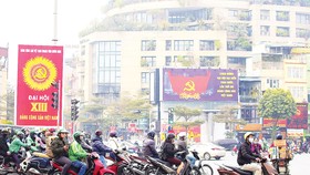 Đường phố Thủ đô Hà Nội trước ngày khai mạc Đại hội lần thứ XIII của Đảng