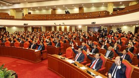 Đoàn đại biểu TPHCM dự Đại hội lần thứ XIII của Đảng