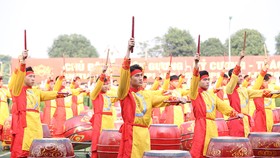 Sơ duyệt màn trình diễn trống hội trong chương trình Khát vọng - Tỏa sáng với sự tham gia của hàng trăm nghệ sĩ, diễn viên