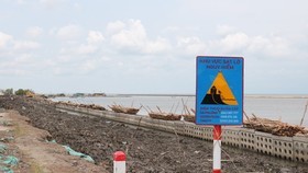 Kiên Giang khẩn cấp xử lý sạt lở đê biển Tây