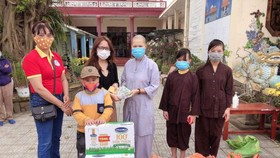Trao yêu thương - trao nhịp sống