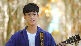Võ Việt Phương trong MV Có mùa hạ vừa sang
