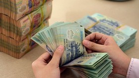 Lại chuyện có tiền không tiêu được